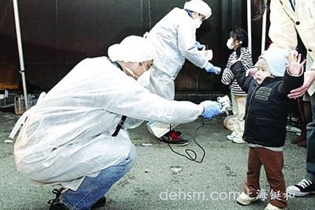 醫護人員戴防護口罩做內照射防護